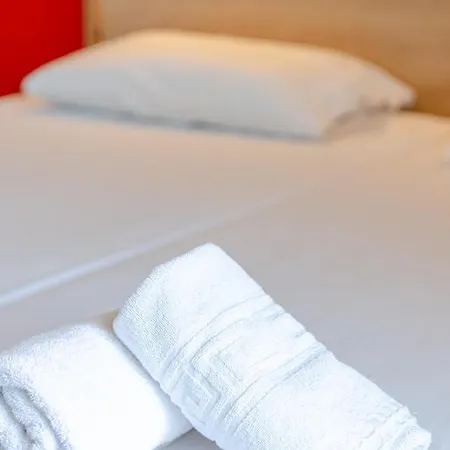 Simple Sun Hotel