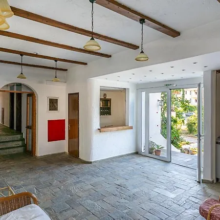 Готель Simple Sun